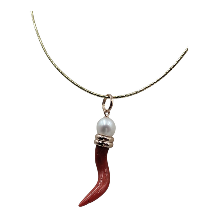 Cornetto corallo rosso e perla montato su argento galvanica oro