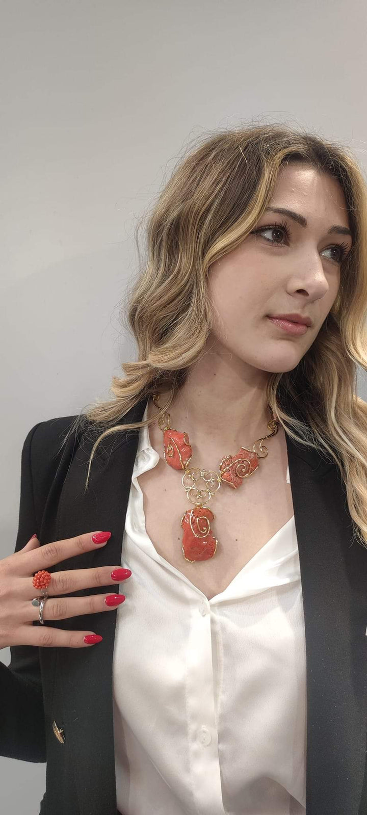 Red coral necklace set in silver 