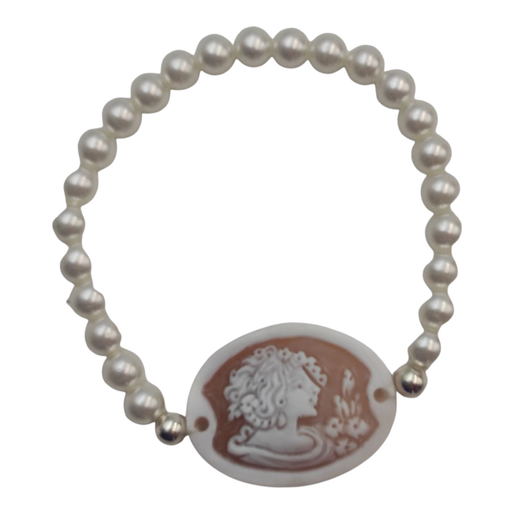 Rubber bracelet and cameo letter