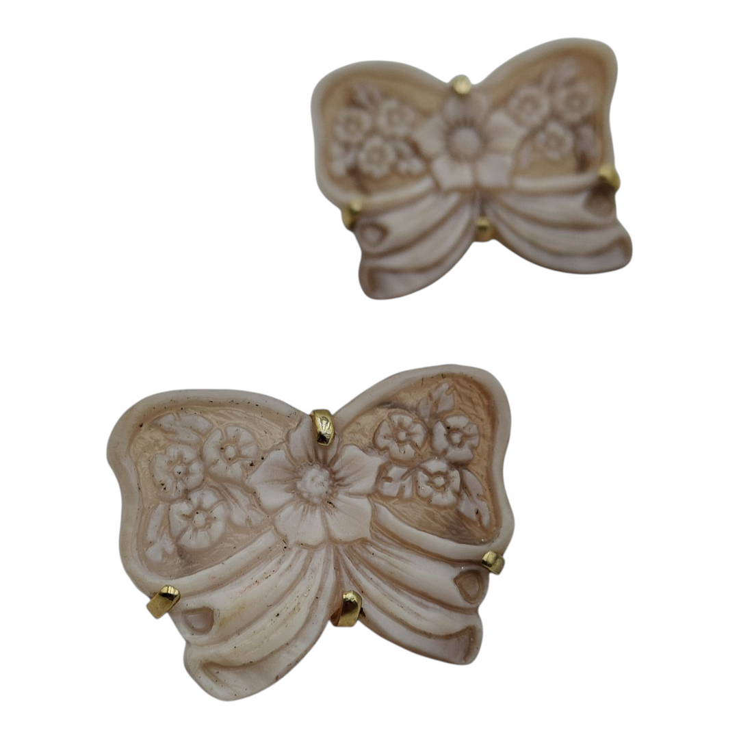 FINE COLLEZIONE  - Orecchini fiocco in cammeo montati su argento Lucia Vitiello Gioielli di Napoli