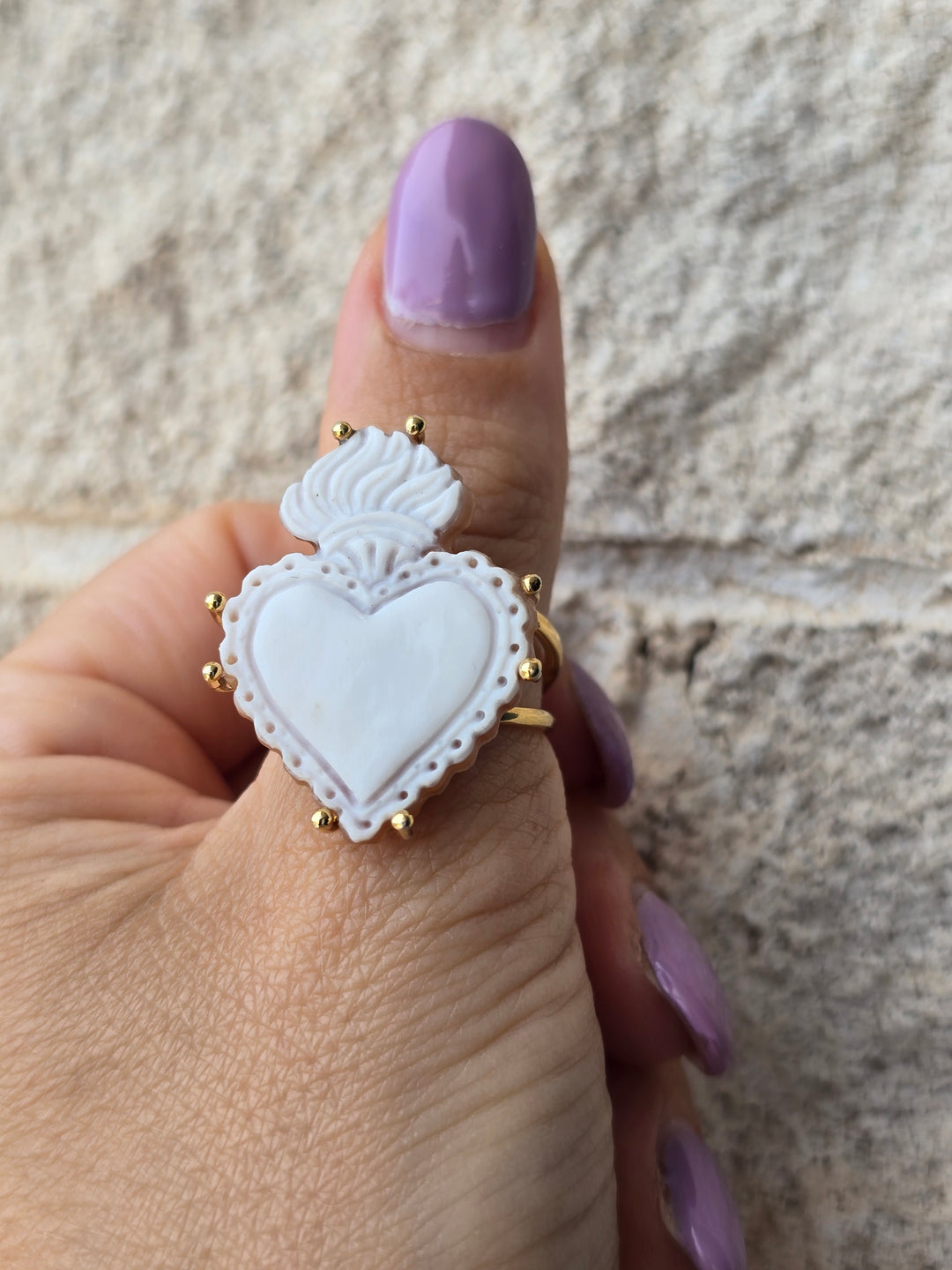 End of collection - "Sacred heart" ring in sardonic cameo mounted in 18kt gold-plated silver