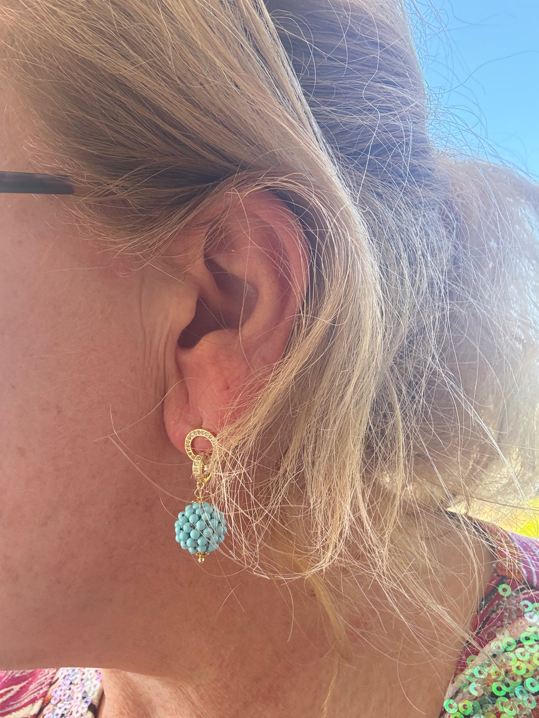 Double hoop earrings in turquoise paste mounted in gold-plated silver