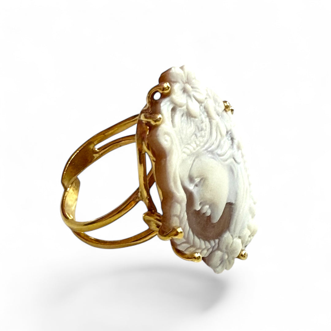 Fine collection - goddess cameo ring mounted in gold-plated silver