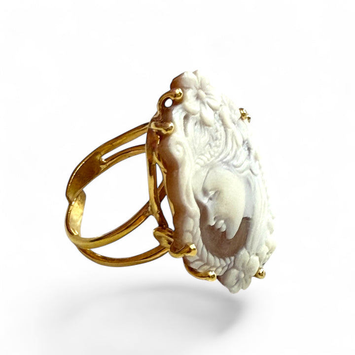 Fine collection - goddess cameo ring mounted in gold-plated silver