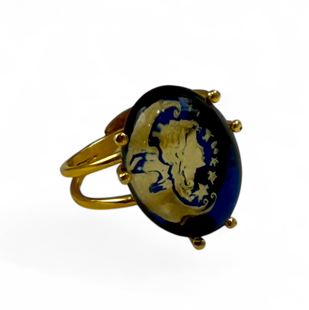 End of collection - Retro-engraved "dama luna" ring in blue amber set in silver