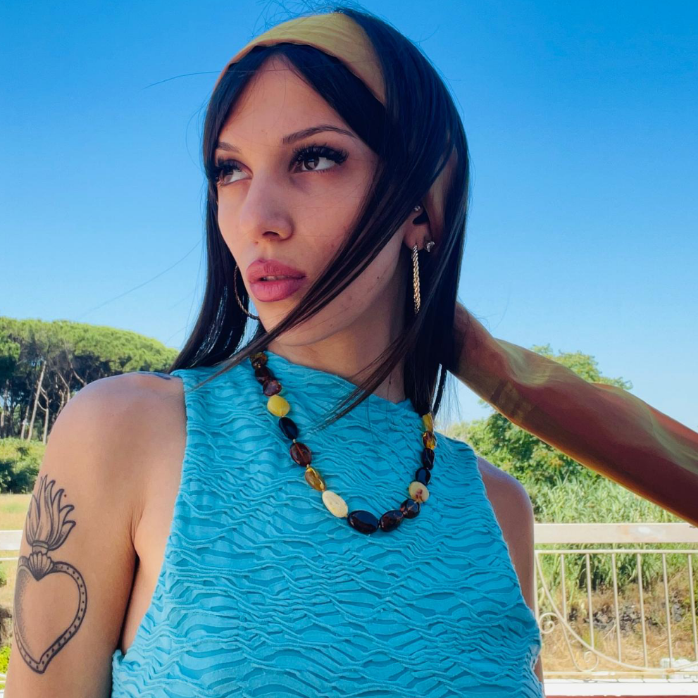 Collana ambra multicolore montata su argento
