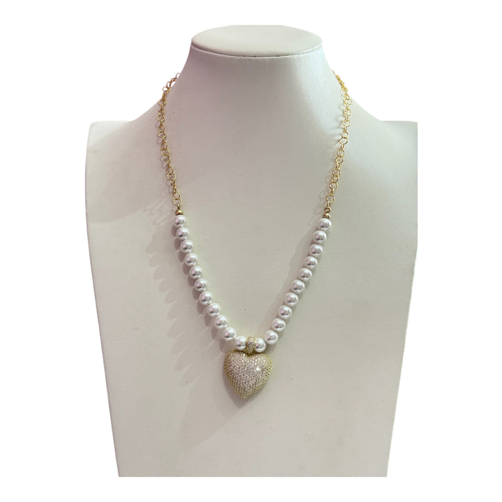 Heart necklace with zirconia and silver mounted on pearls