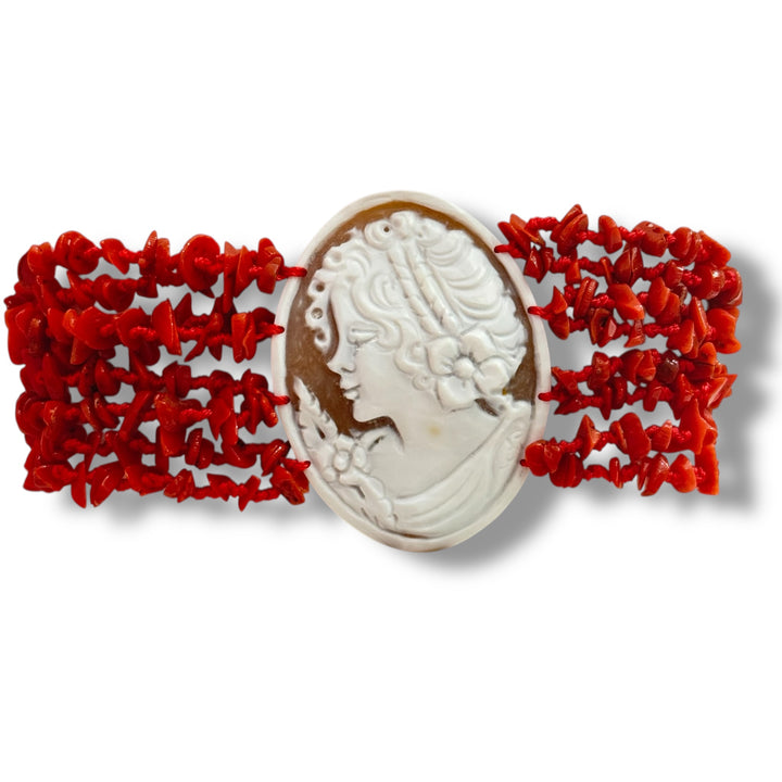 Bracciale dea cammeo con corallo rosso vero