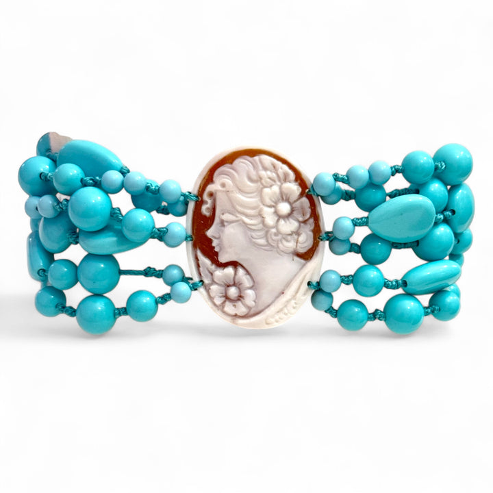 Bracciale “dama” di  cammeo montato in  pasta di turchese