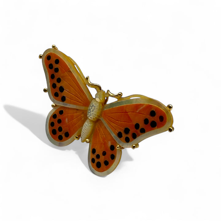 Butterfly ring in mother-of-pearl and coral mounted on silver