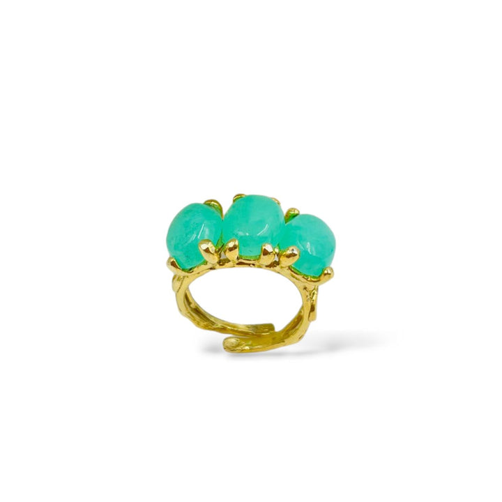 Green quartz trilogy ring, mounted on silver