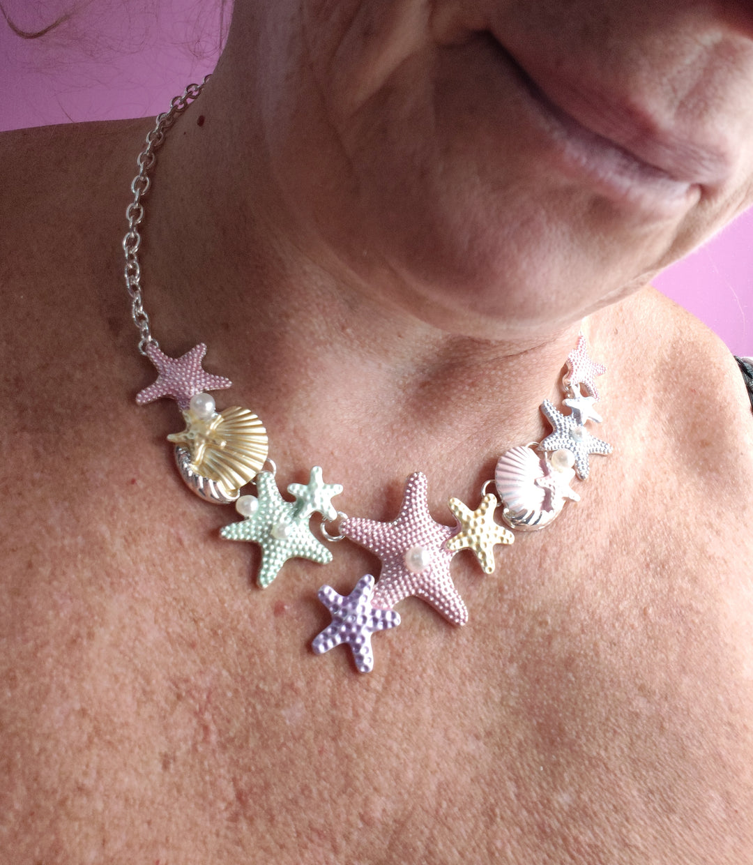 Marine necklace with marine inserts