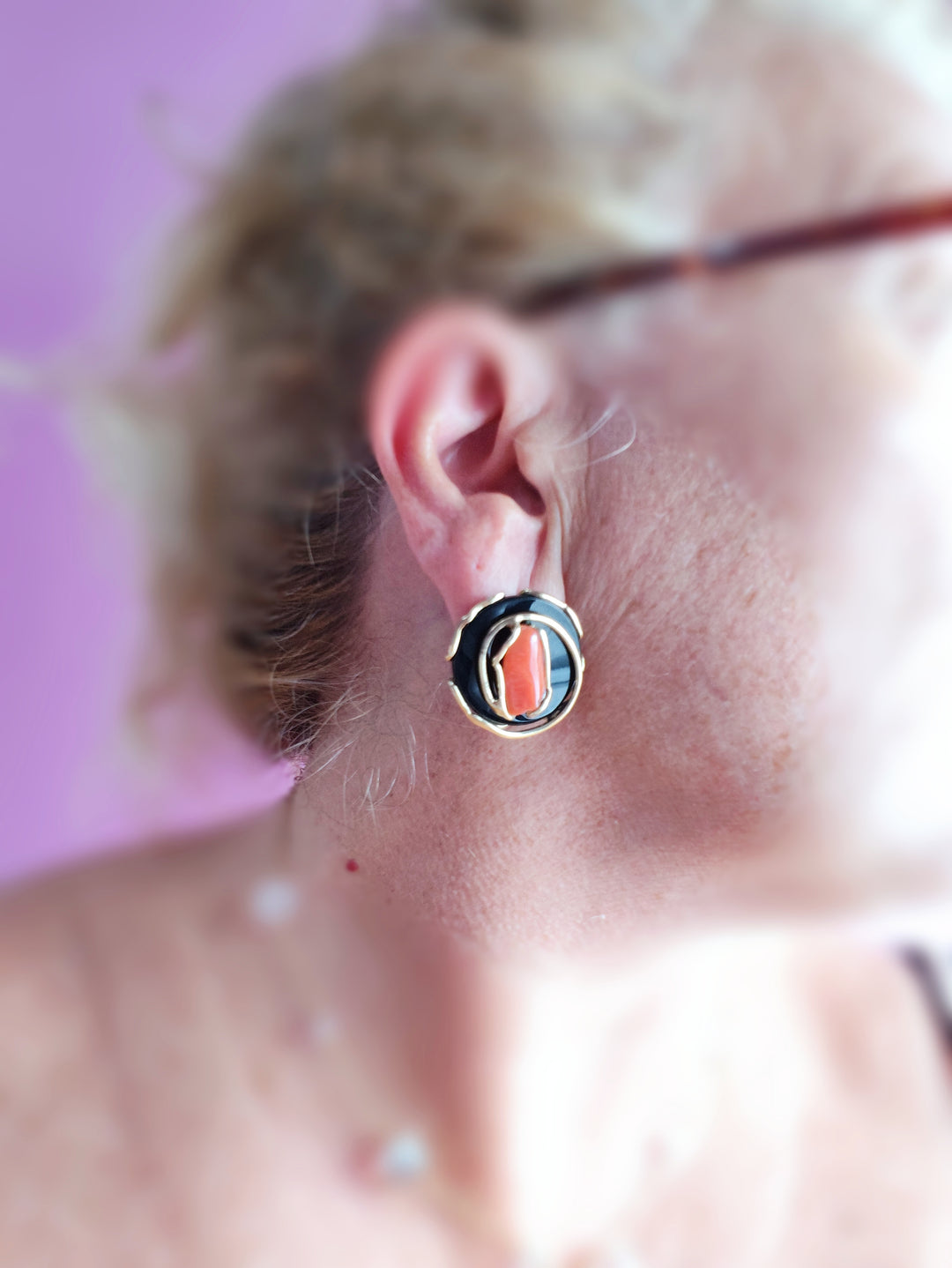 END OF COLLECTION - Coral and agate earrings mounted on silver