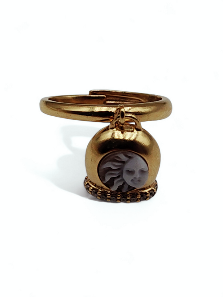 Capri bell ring in cameo mounted on silver