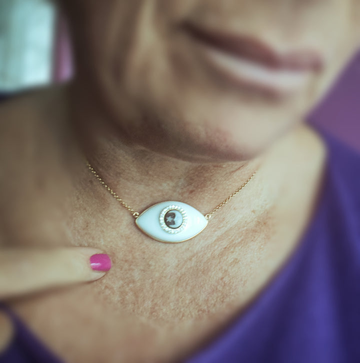 END OF COLLECTION - "Moon Eye" pendant necklace in cameo mounted on silver