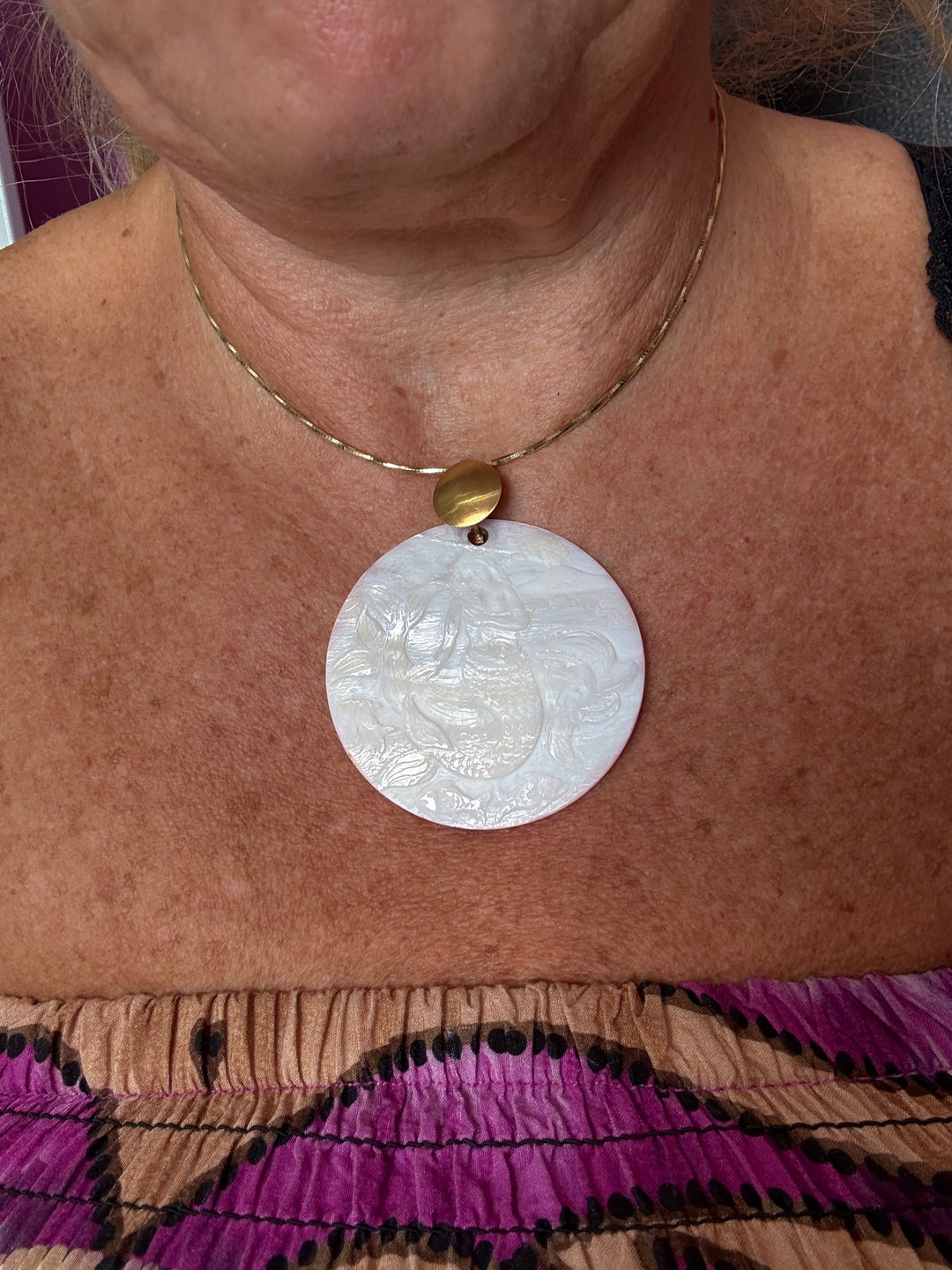 Ciondolo “sirena napoletana” di madreperla montata in argento