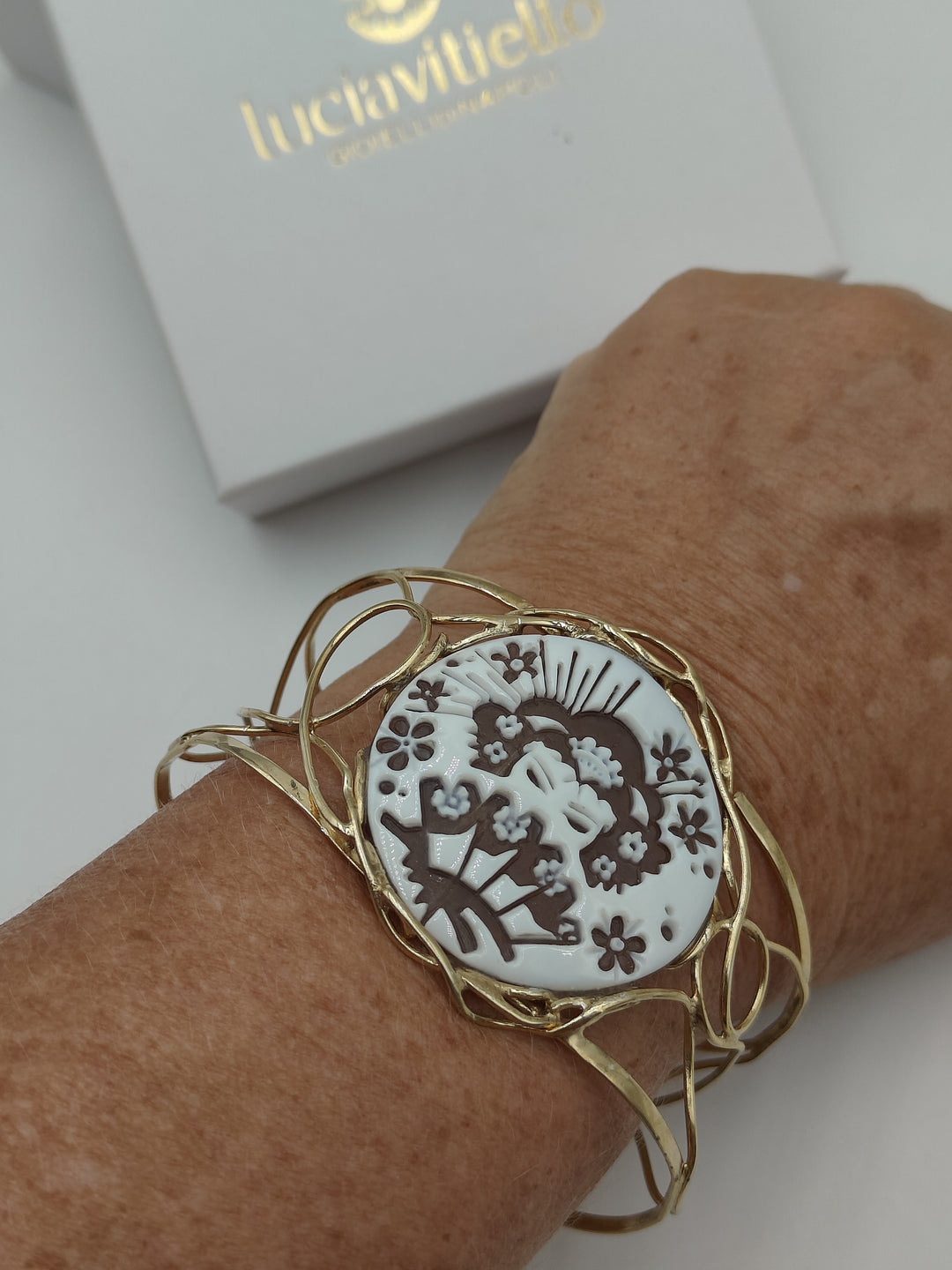 Linea orientale - bracciale schiava geisha in cammeo sardonico montato su argento