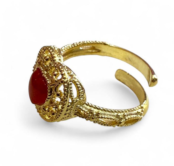 Idea regalo - anello cuore di corallo rosso montato in argento filigrana