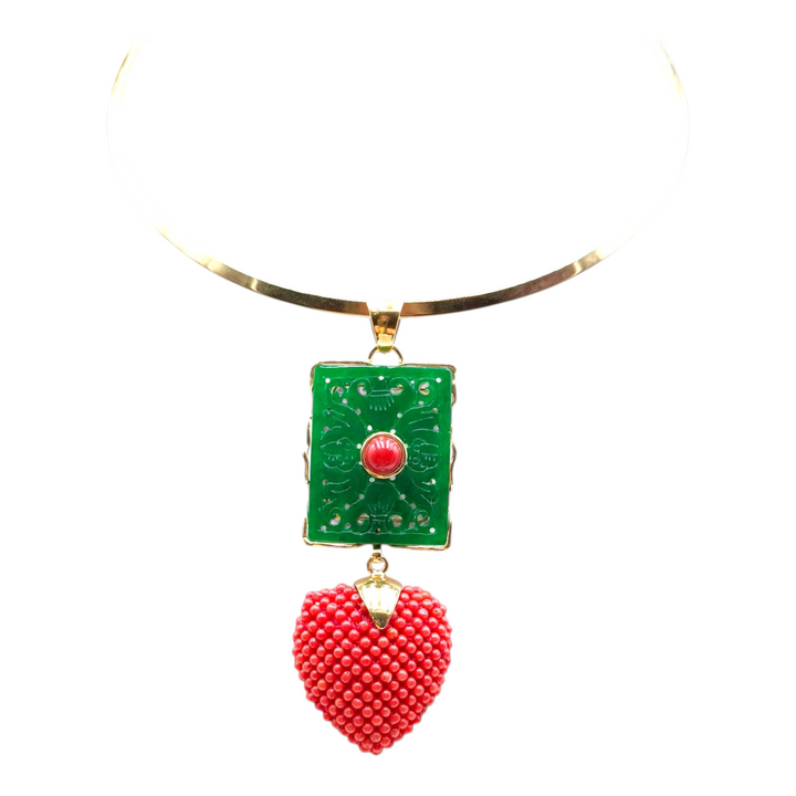 Idea regalo San Valentino - collana giada e cuore di corallo montato su argento