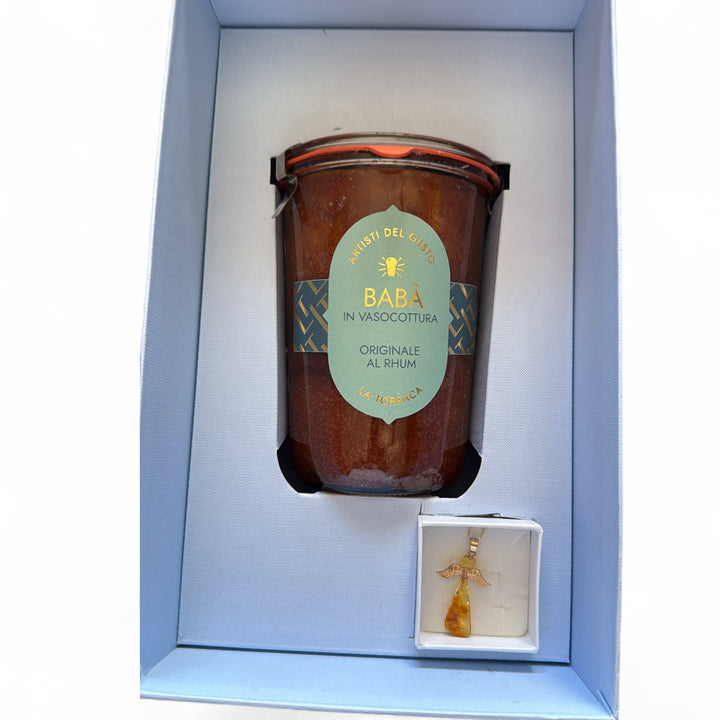Idea regalo di Natale “Ambra è babà”.                  Ciondolo “Angelo Ambra del baltico” regaliamo babà di Napoli in vasocottura