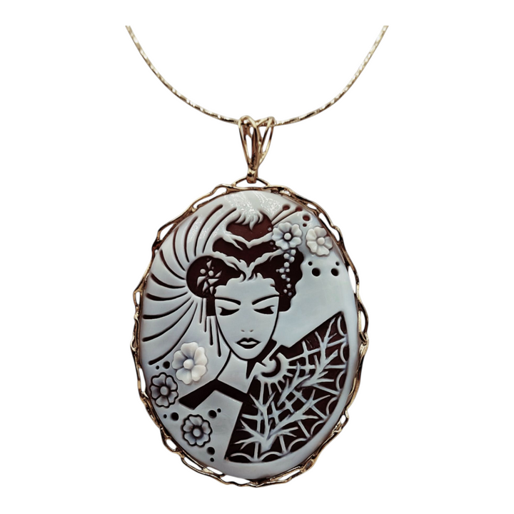 Oriental Line - Pendant Japanese Geisha in Cameo Mounted on Silver