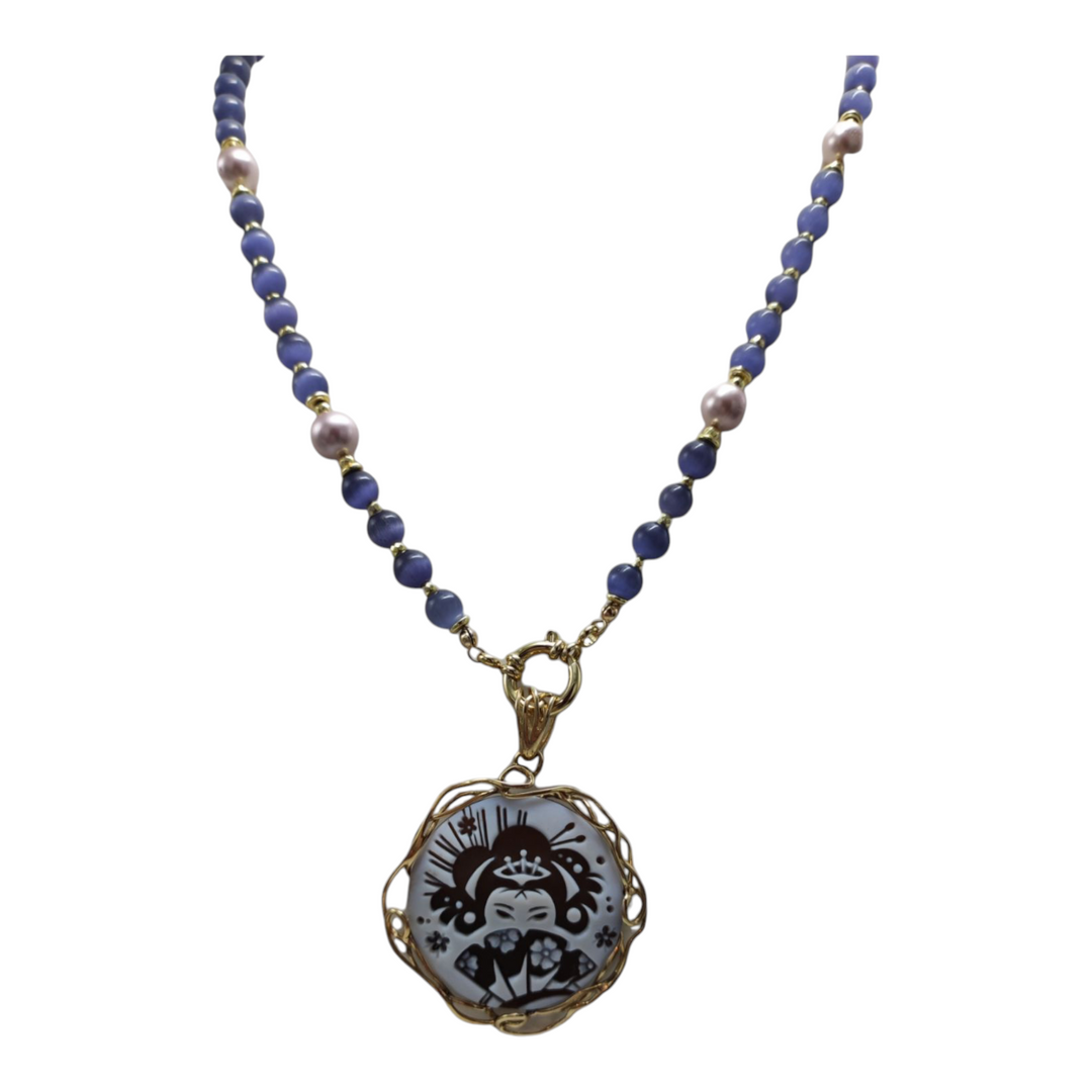 Linea orientale - Collana ciondolo geisha in cammeo montato su argento Lucia Vitiello Gioielli di Napoli