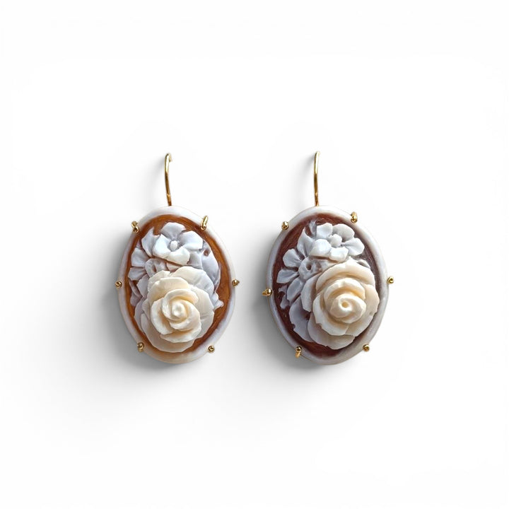 Orecchini con Fiori di Cammeo montati in Argento Dorato