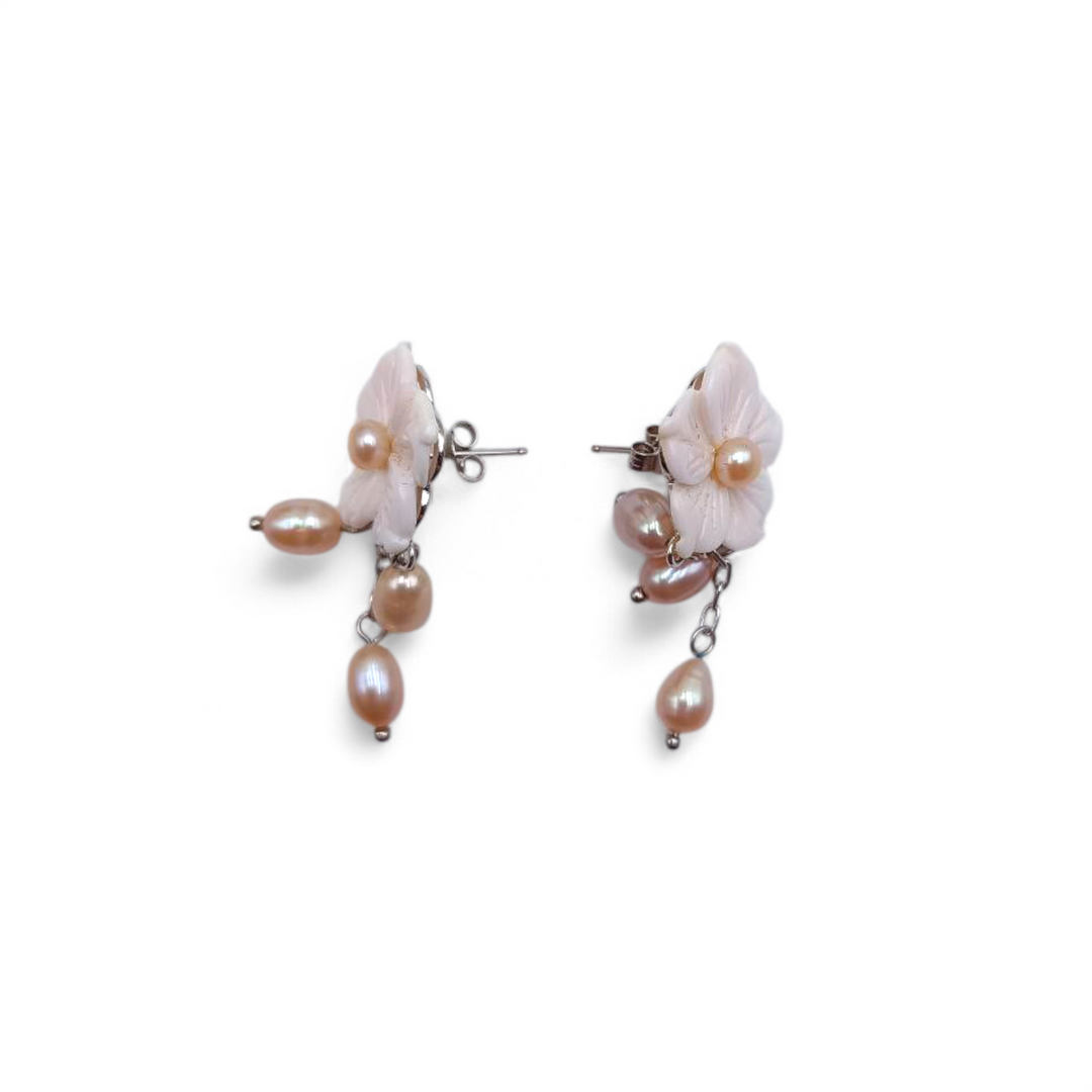 Orecchini Fiori di Conchiglia rosa e Madreperla montati in Argento