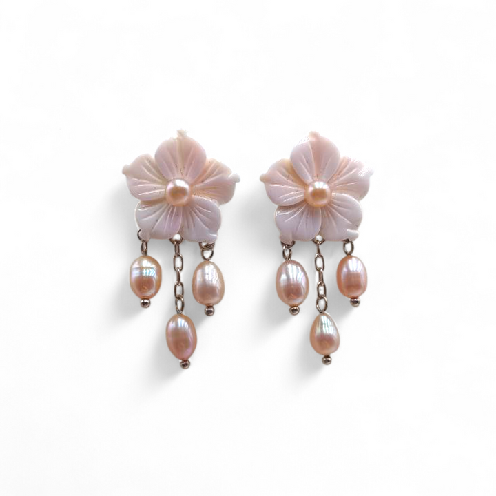 Orecchini Fiori di Conchiglia rosa e Madreperla montati in Argento