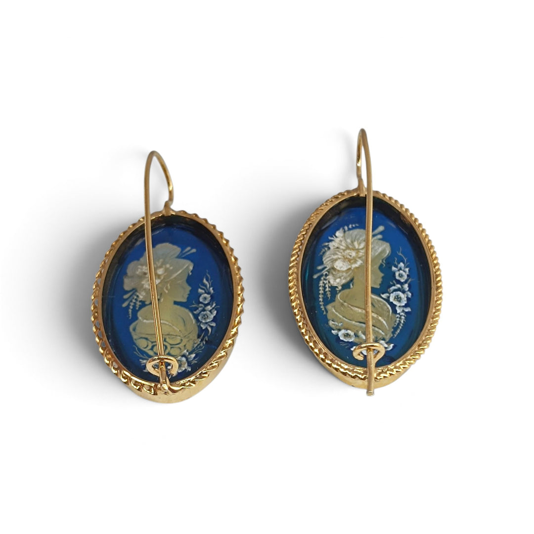 Orecchini Geisha di Ambra blu montati in Argento Dorato