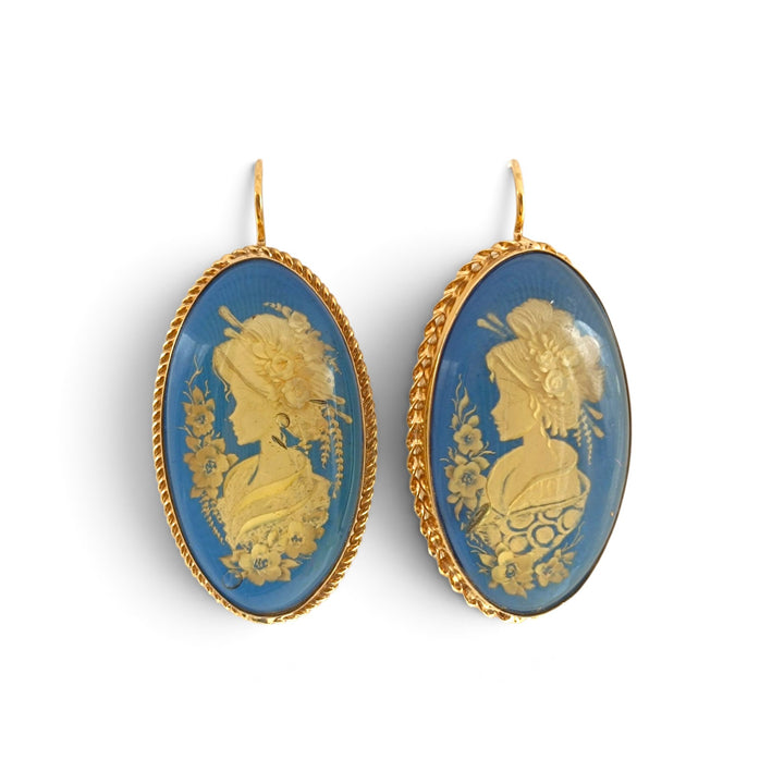 Orecchini Geisha di Ambra blu montati in Argento Dorato