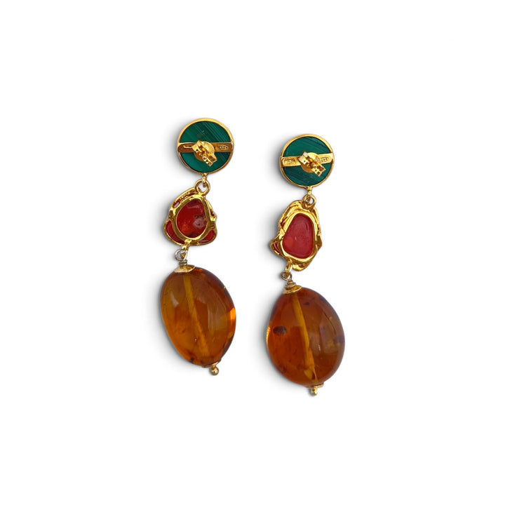 Orecchini Pendenti di Malachite, Corallo e Ambra montati in Argento Dorato