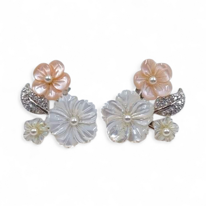 Orecchini Tris di Fiori in Madreperla e Zirconi montati in Argento