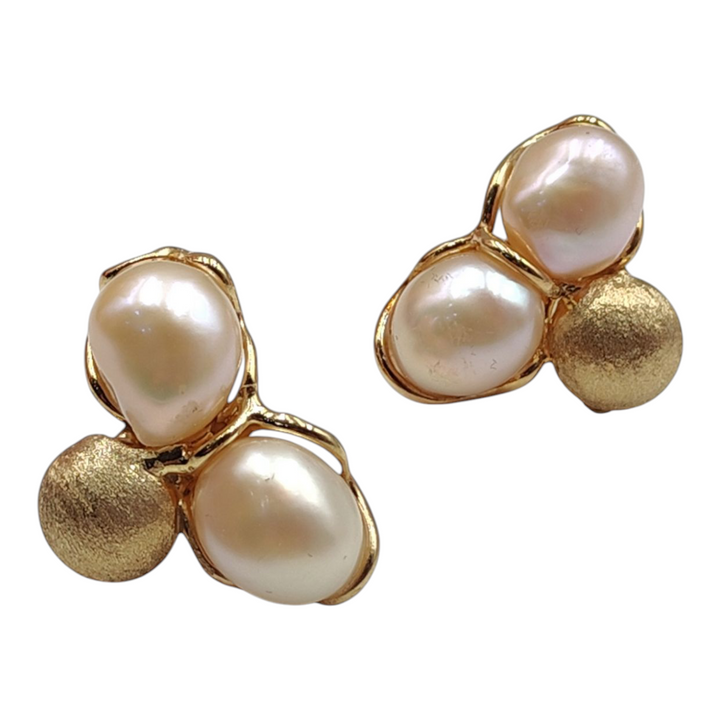 Trilogy pearl earrings mounted on silver