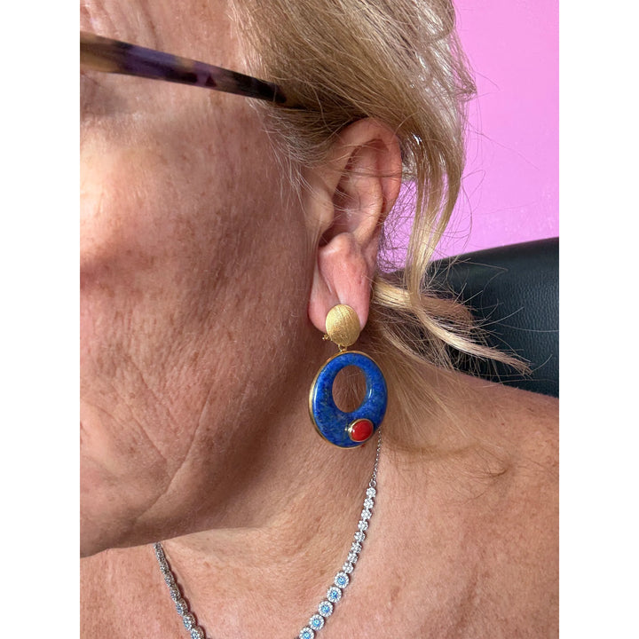 Orecchini cerchio di lapis e corallo montato in argento