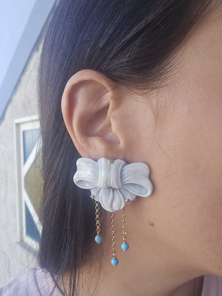 Orecchini fiocco e microperle in cammeo montati su argento Lucia Vitiello Gioielli di Napoli