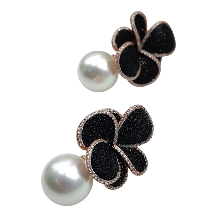 Precious flower earrings in pearl and black zirconia mounted on bronze