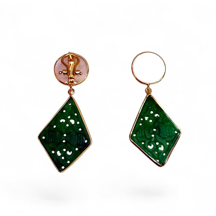 Orecchini giada verde e madreperla montati in argento