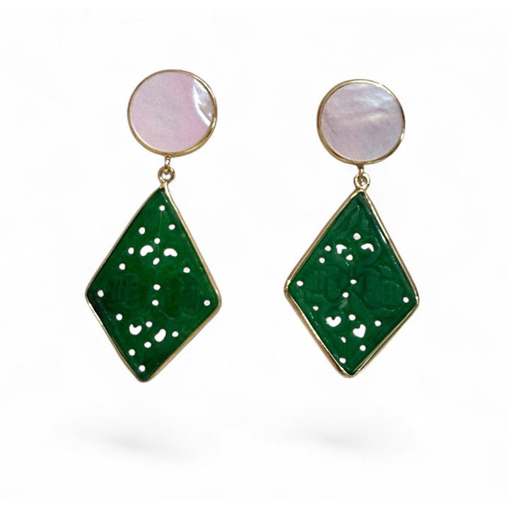 Orecchini giada verde e madreperla montati in argento