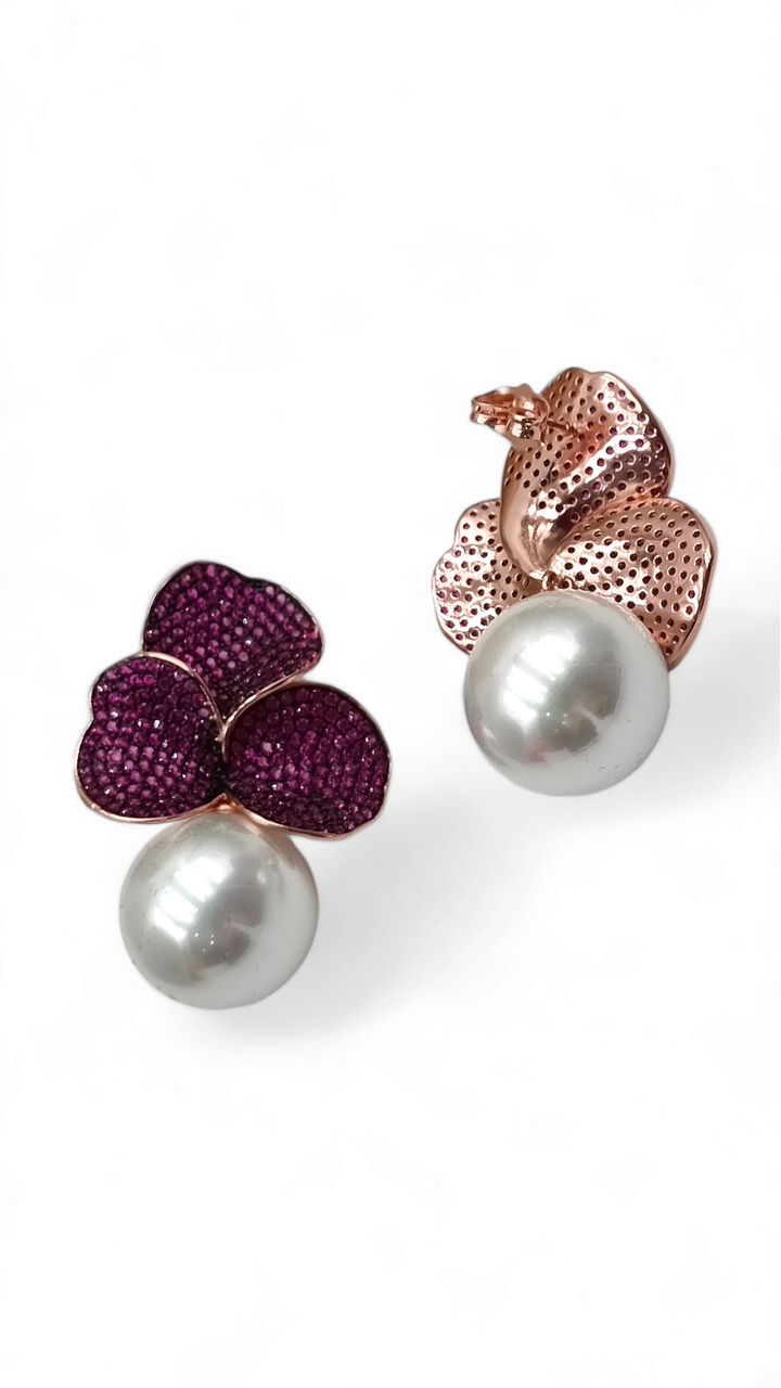 Pearl and zirconia earrings