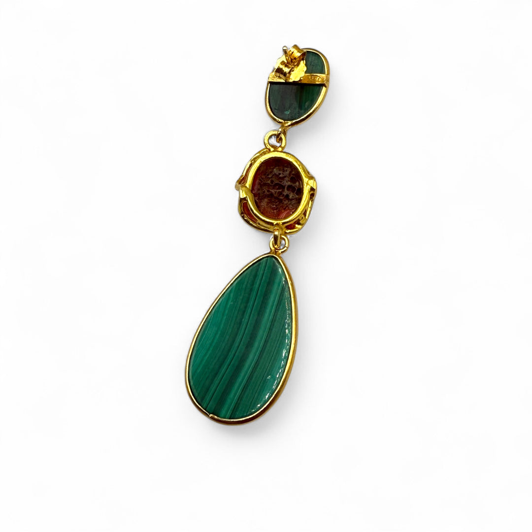 Orecchini malachite e corallo montato in argento