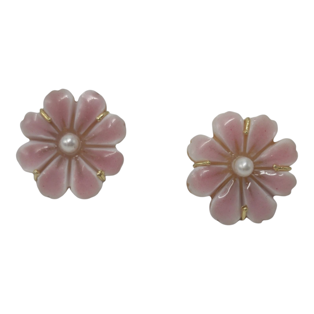 Orecchini margherite piccole in cammeo smaltati e montati su argento  Lucia Vitiello Gioielli di Napoli