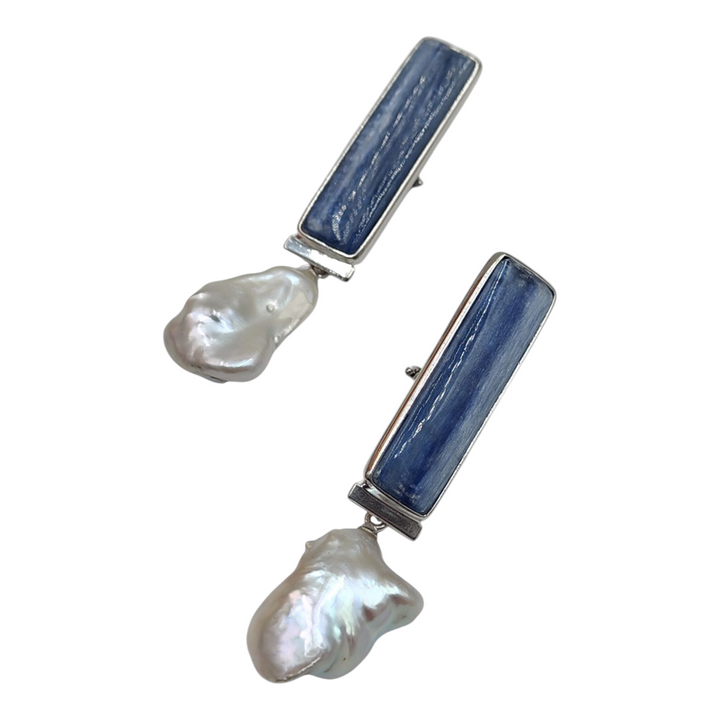 Special rectangle earrings in kyanite and scaramazza pearl mounted on silver