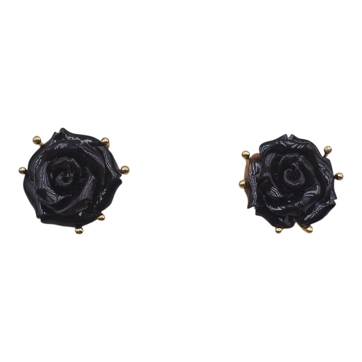 Orecchini “rosa nera” di corallo nero montato in argento galvanica oro