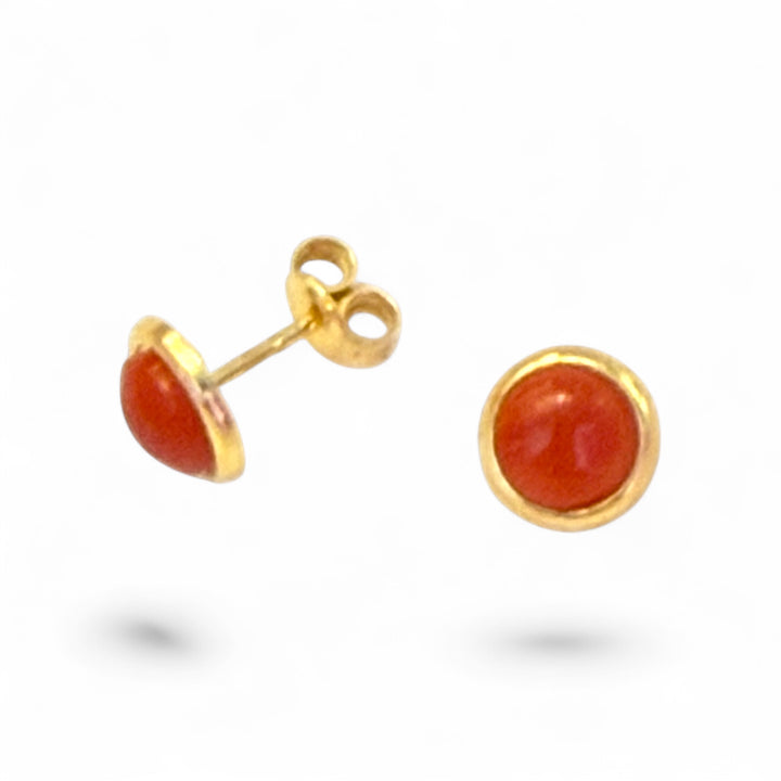 Orecchini Toppe di Corallo Rosso montati in Argento Dorato