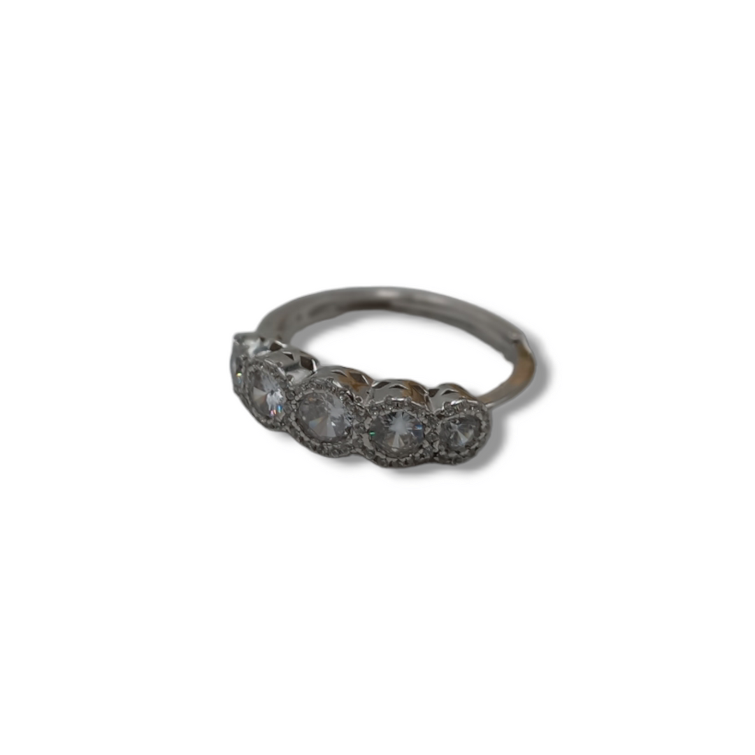 Anello fascia in zirconi