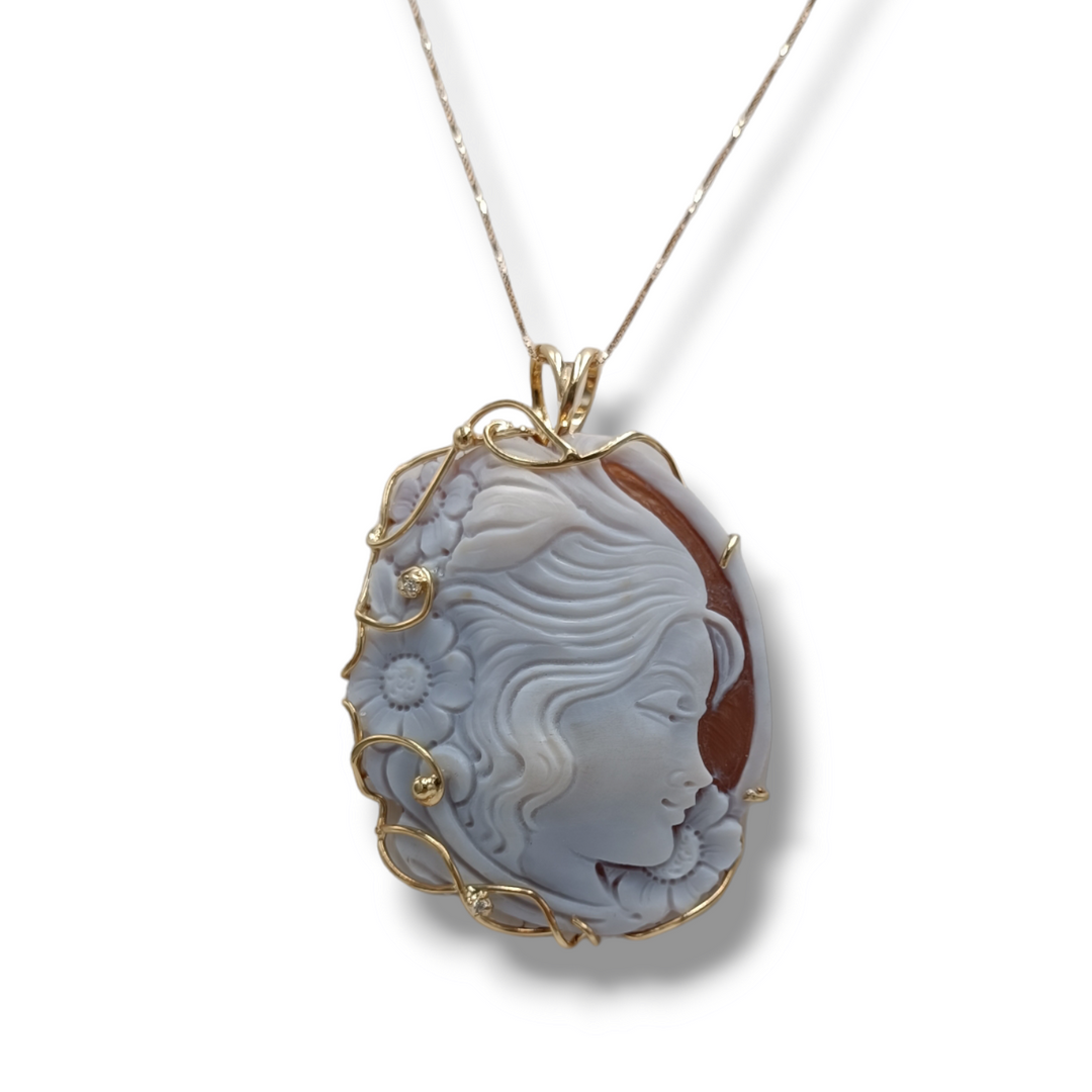 Collana ciondolo dea del sogno in cammeo montato su argento