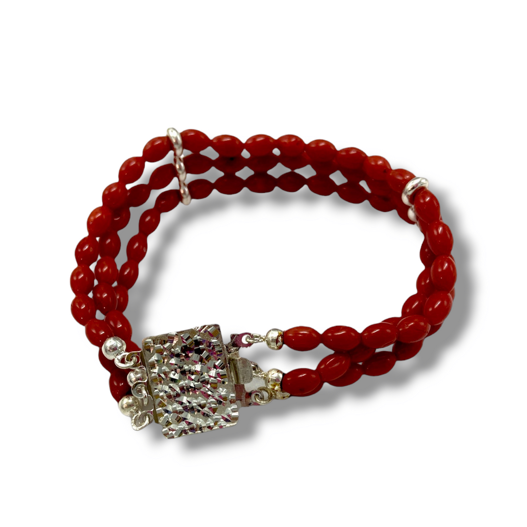 Bracciale sfere in corallo montato su argento Lucia Vitiello Gioielli di Napoli