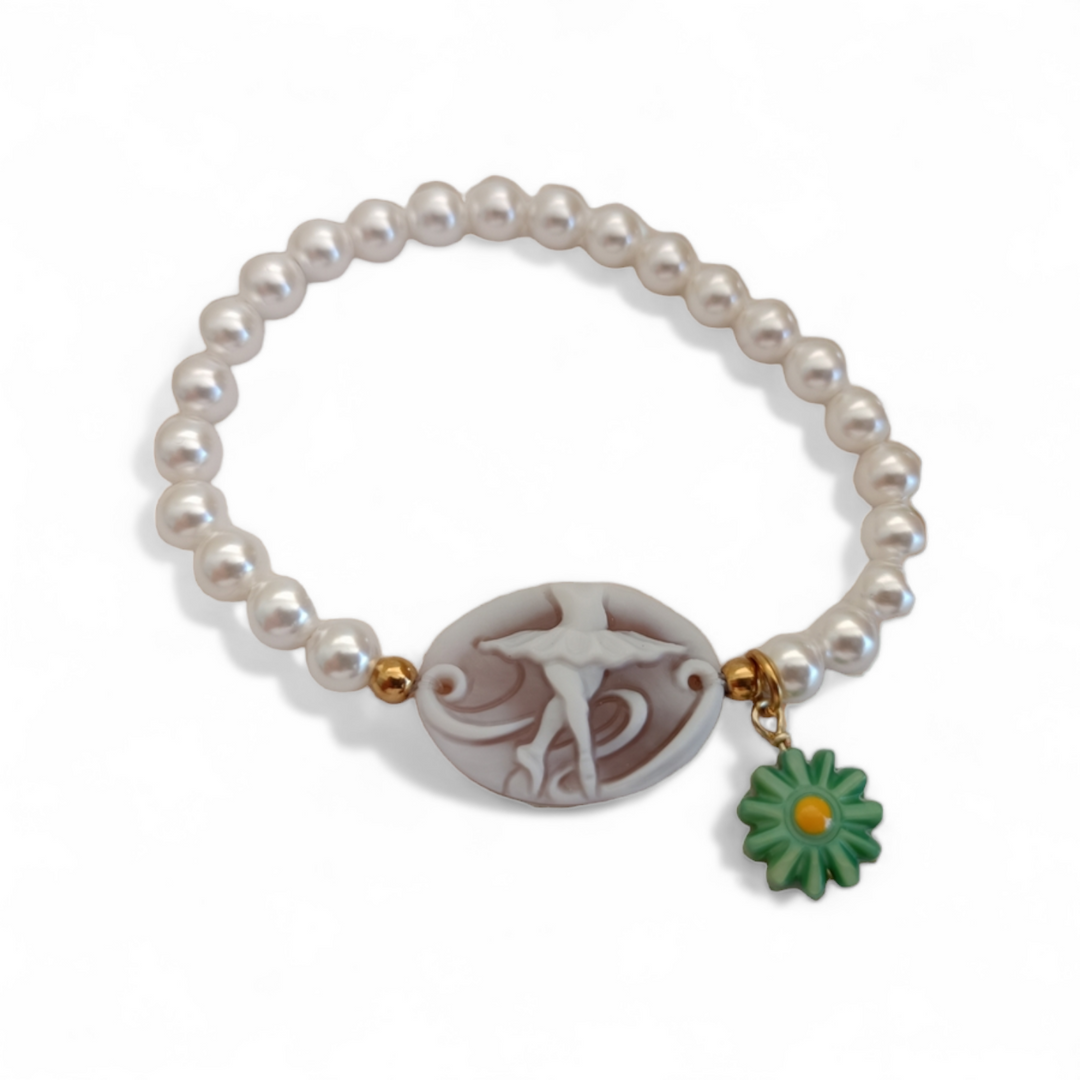 Bracciali ballerine in cammeo montati su perle e argento