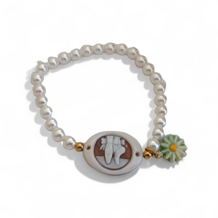Bracciali ballerine in cammeo montati su perle e argento